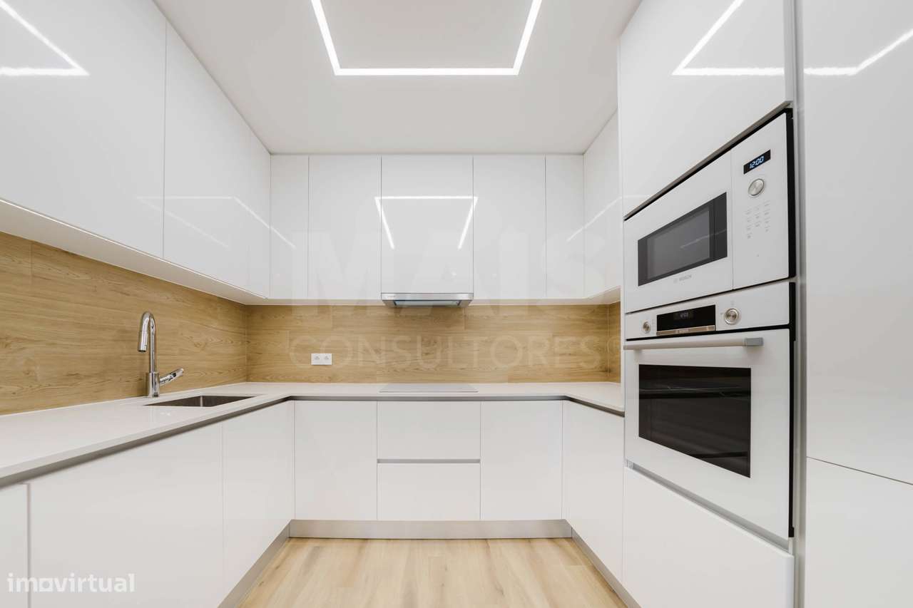 Apartamento T2 na Nazaré c/ 2 lugares de garagem - Grande imagem: 3/24