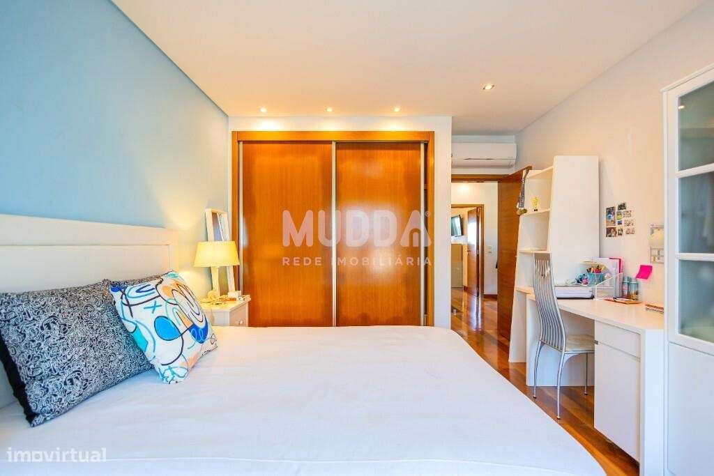 Excelente moradia geminada T4 em Santa Maria da Feira-27