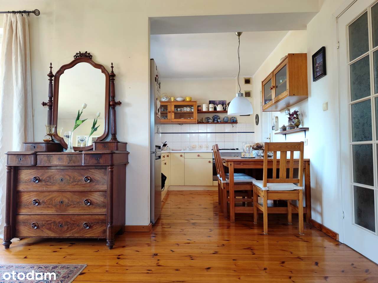 Dom z piękną działką, dojazd - 10 minut pociągiem od Wrocławia-6