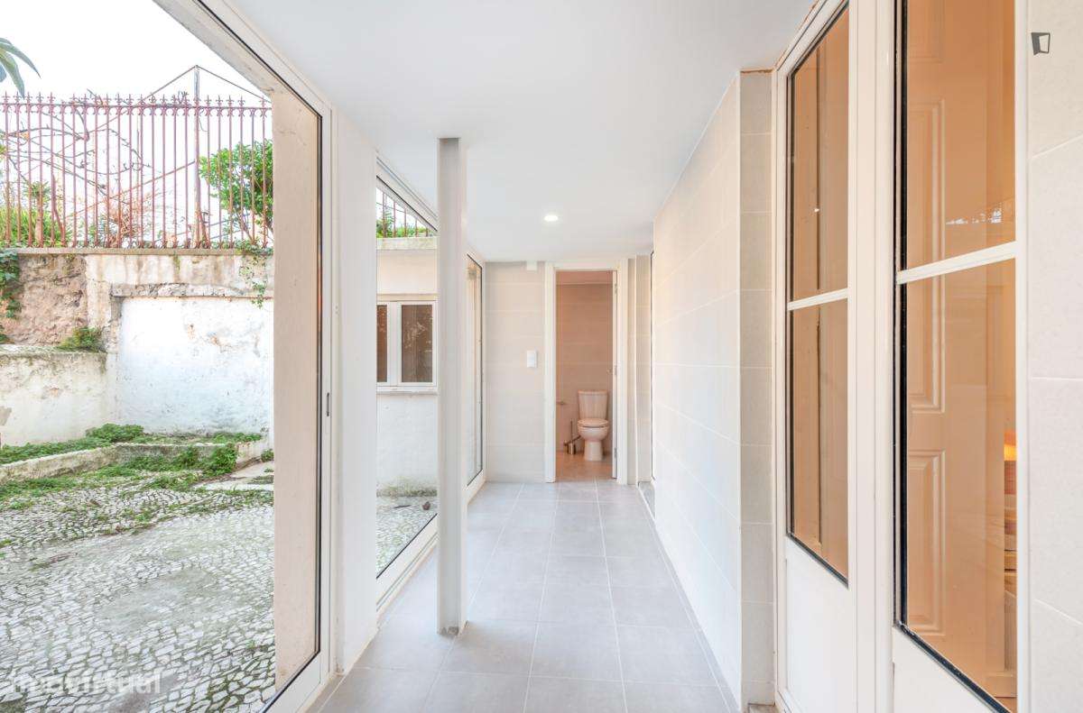 Quarto - localizado em Mouraria Lisbon - Grande imagem: 2/9