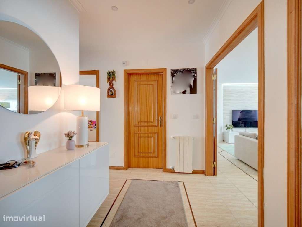 Apartamento T2 com Garagem e Arrecadação - Espaço, Conforto e Exclu... - Grande imagem: 2/30