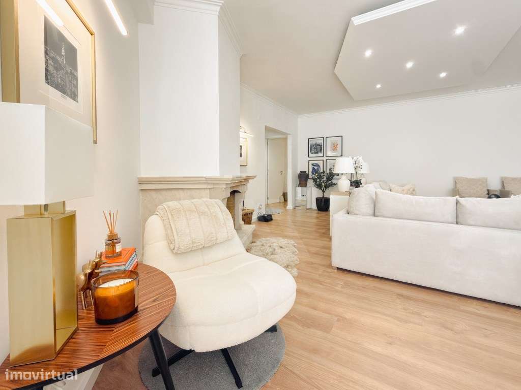Apartamento T2 renovado e mobilado em Massamá com 107 m² e arrecadação-7