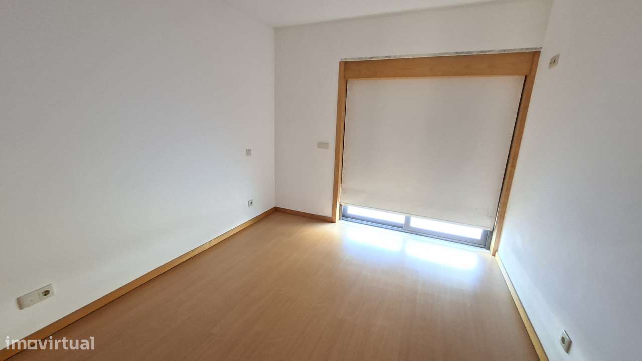 Apartamento T3 com 236m², Garagem, Lugar  estacionamento  Pinhal Novo-13