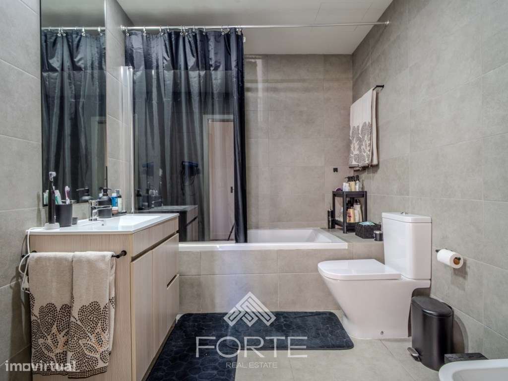 Apartamento T2 no Cavaco em Santa Maria da Feira-15