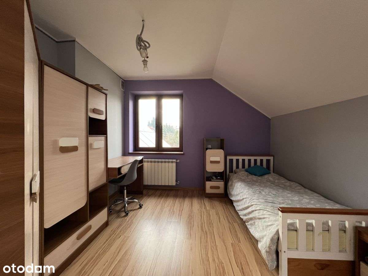 Funkcjonalny dom w dobrej lokalizacji-14