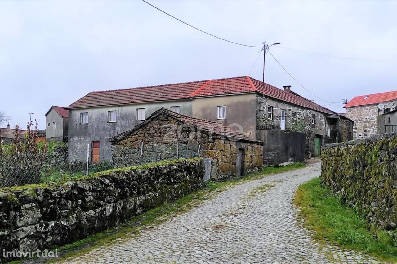 Moradia em Cambeses do Rio, Montalegre