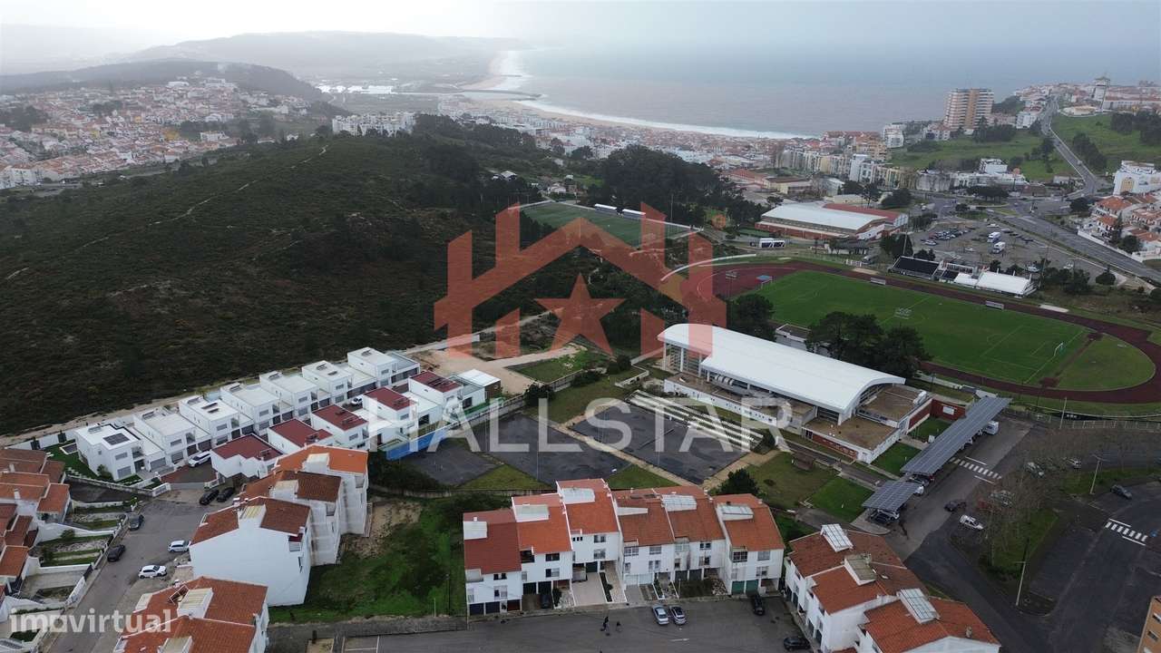 Apartamento T3 / Cozinha Equipada e Terraço / Nazaré-33
