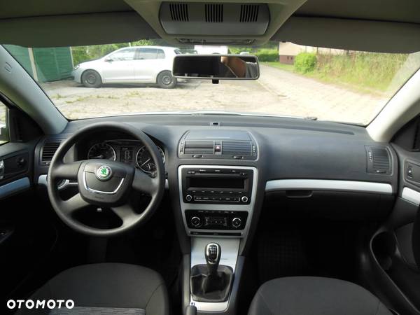 Skoda Octavia 2.0 TDI DPF Ambiente - 11