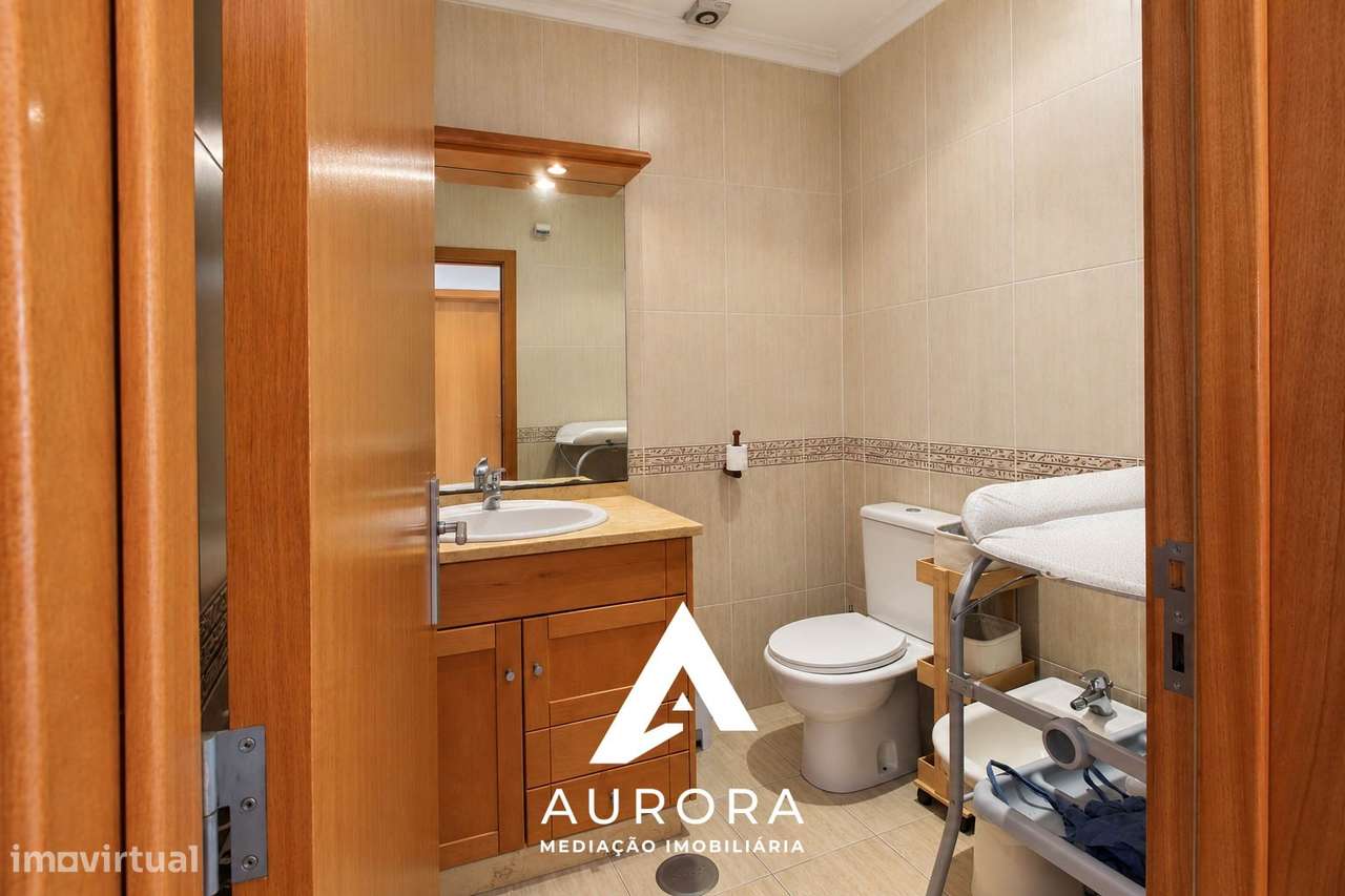 Moradia T3 em Lobão | Áreas amplas, terraço e garagem para três viatur-13
