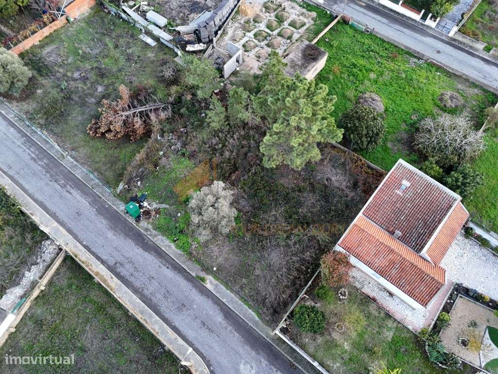 Terreno Urbanizavel na Quinta da Queimada-0
