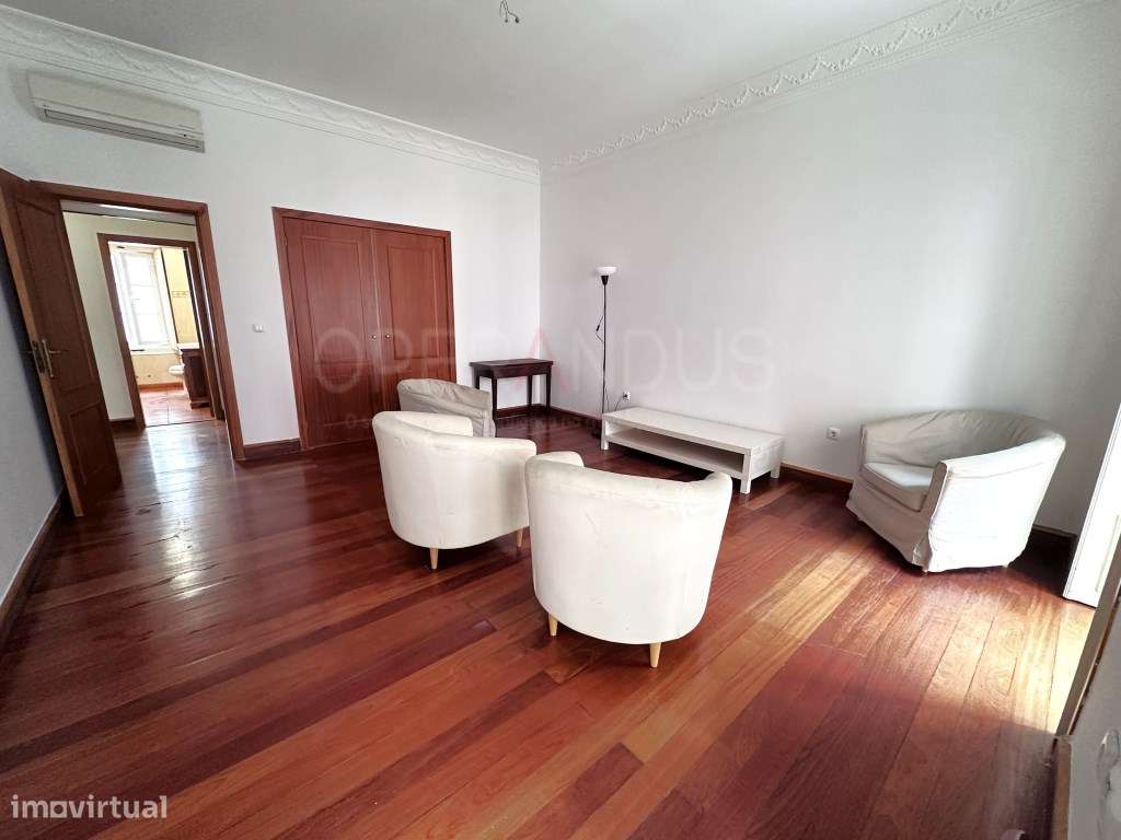 T4 Rua de São Bento - Grande imagem: 3/24