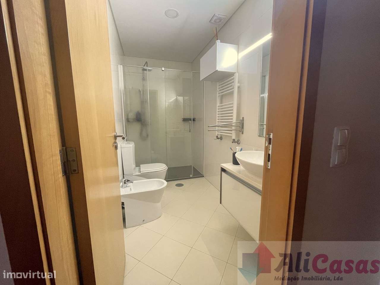 Excelente T3 Último Piso- Lugar de Garagem P/2 carros-38