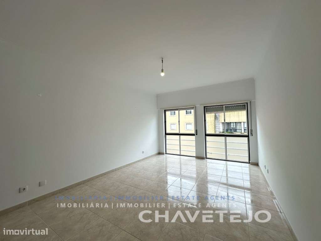 Apartamento T2 com arrecadação para arrendamento em Tomar. - Grande imagem: 2/15