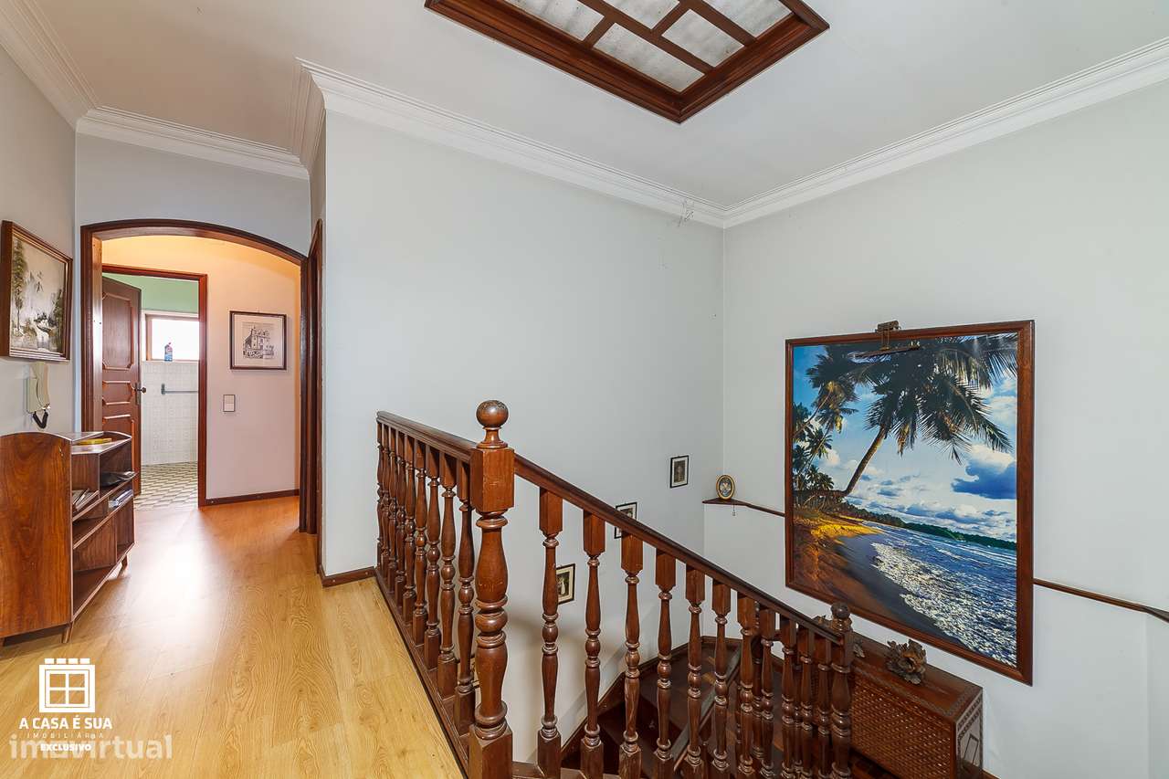 Moradia T4 de três frentes em Baguim do Monte - Exclusivo-18