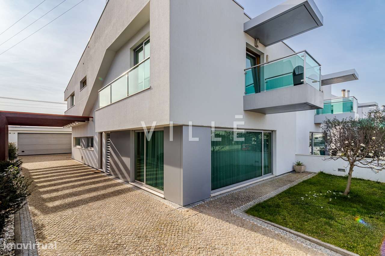 Moradia T4 com piscina aquecida e garagem dupla - Grande imagem: 3/54