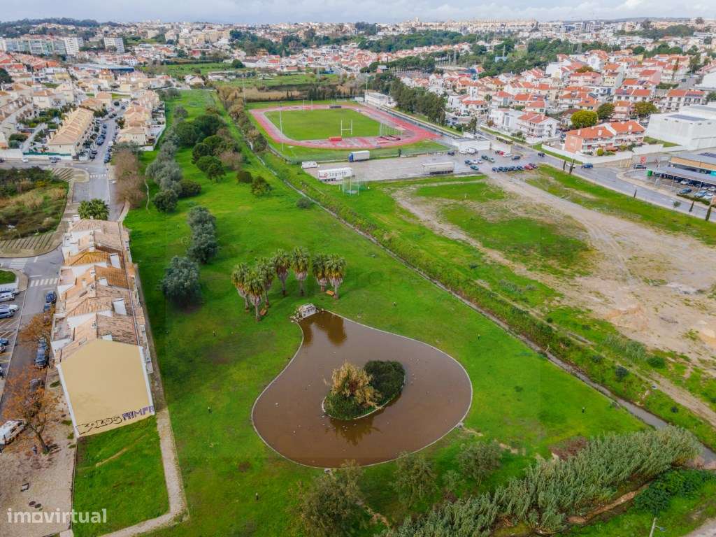 Apartamento T2 Garagem e Arrecadação Sobreda-37