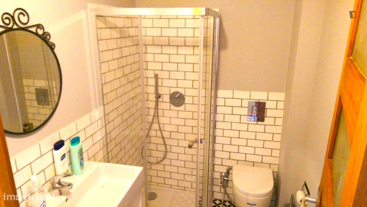 Quarto - localizado em Vermoim Porto - Grande imagem: 5/7