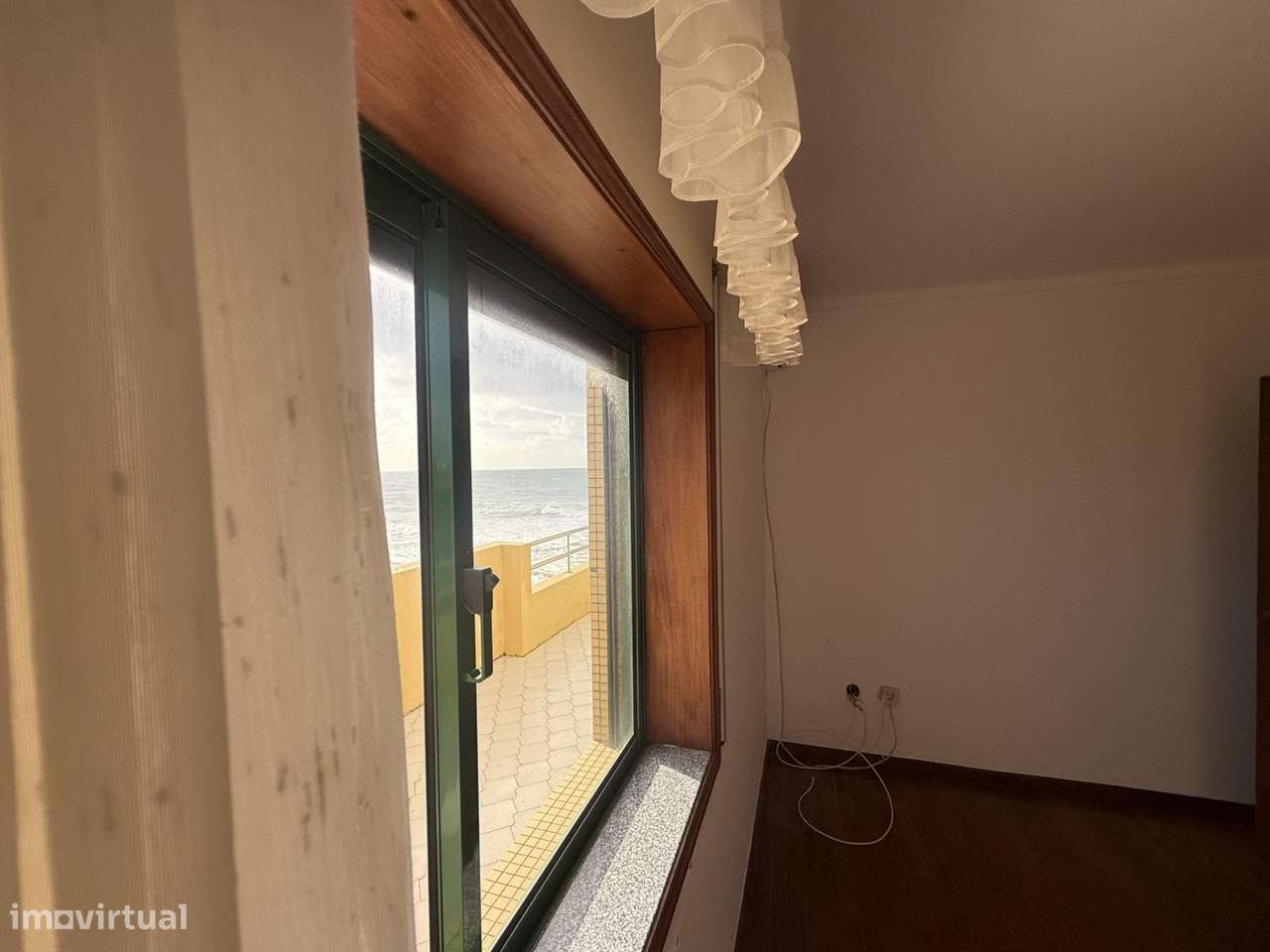 Apartamento T4 Duplex - Avenida dos Banhos (1ª Linha Mar)-17