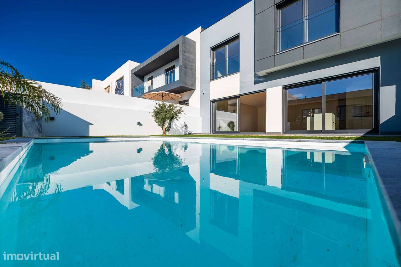 Elegante moradia T4 de arquitetura contemporânea em Albarraque-47