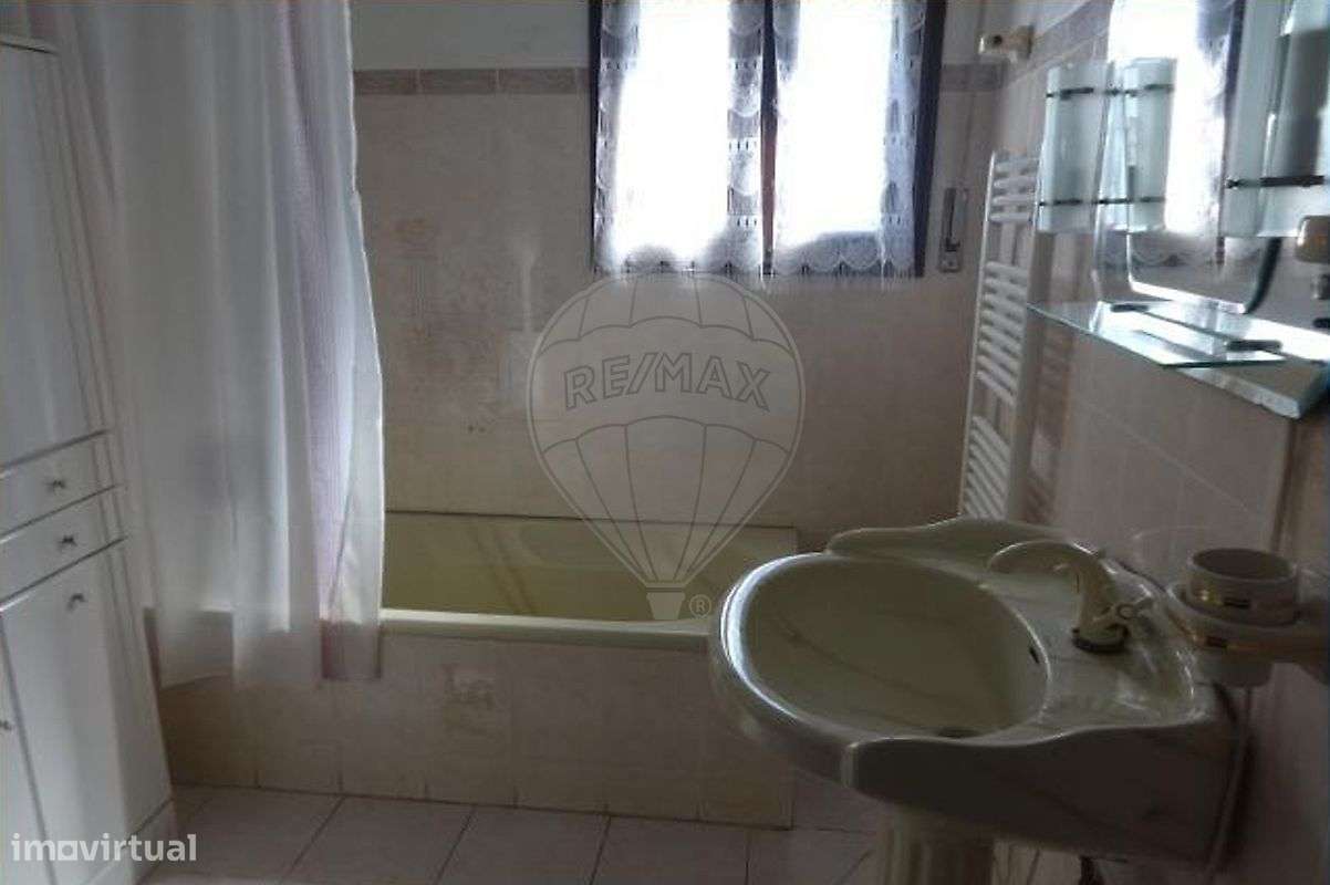 Moradia T4 para venda-8