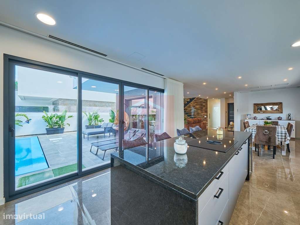 Moradia T5 de Luxo com Piscina Infinita Aquecida e Jacuzzi em Corte...-22