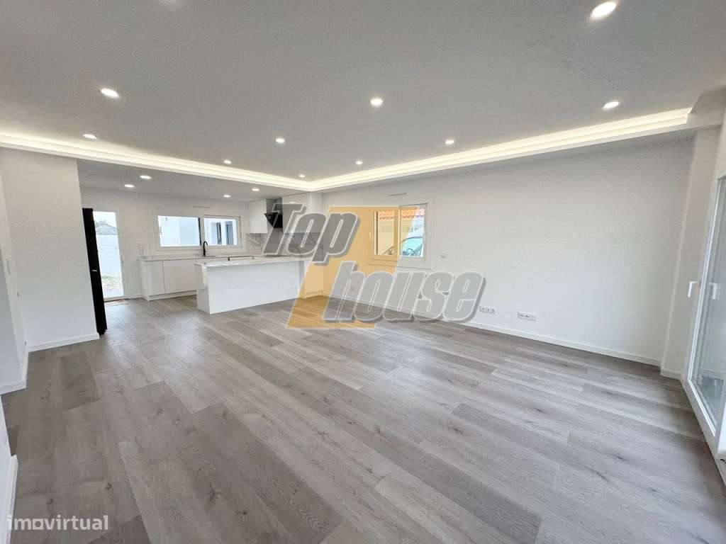 Moradia Isolada T4 Sobreda-3