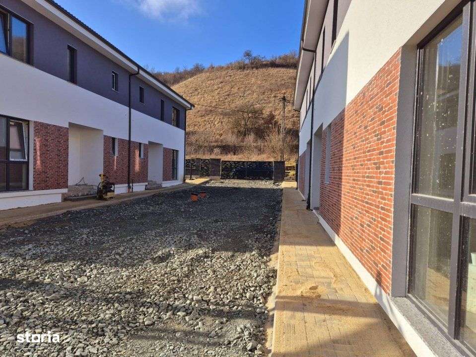 Ansamblu de case de vanzare Floresti zona Tauti finalizat-18