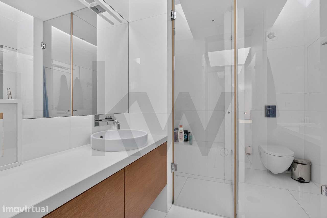 Moradia T5 de Luxo com Piscina e Lote de 2.773 m2-39