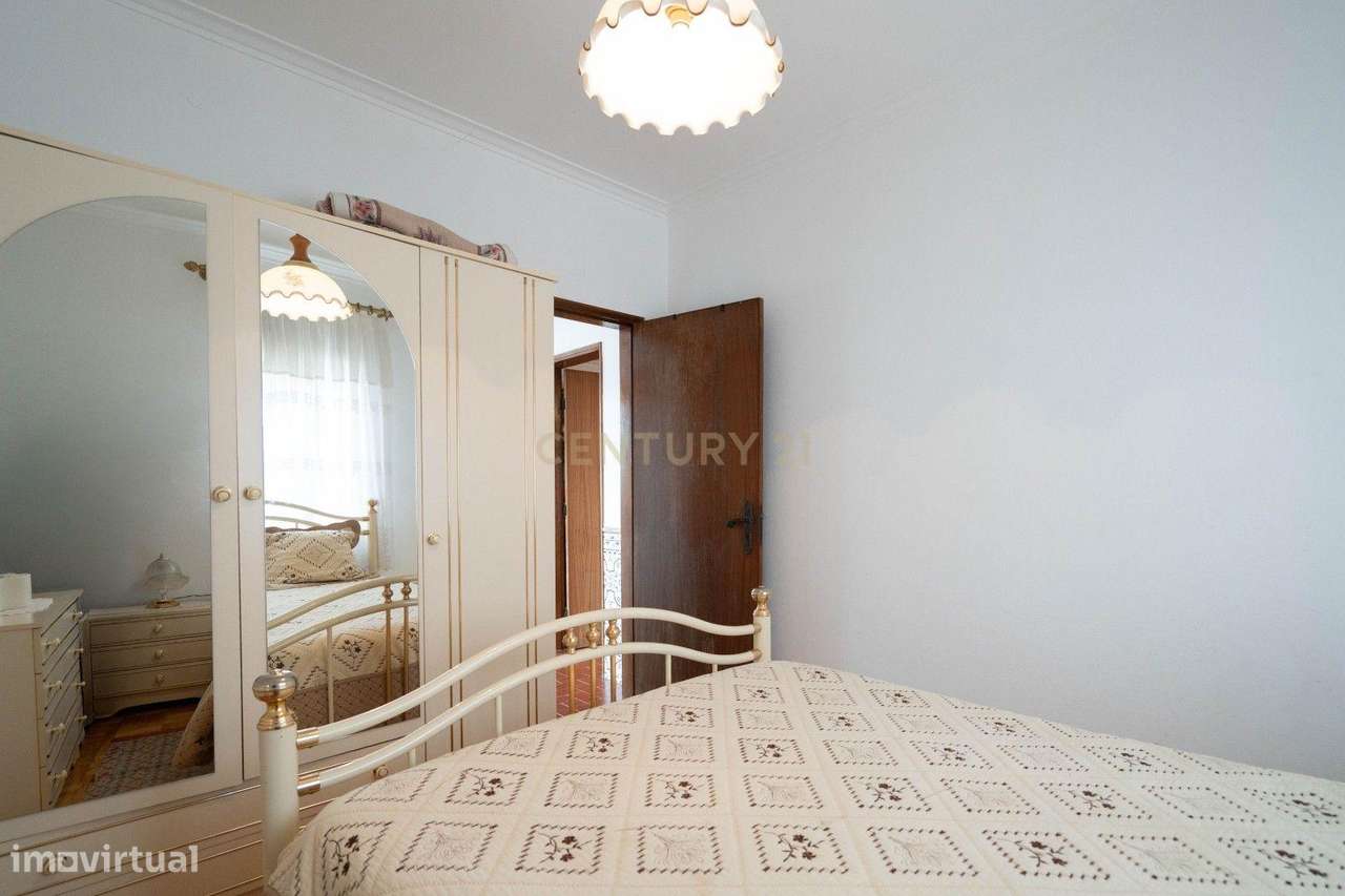 Moradia T3 + 1, com Terreno, em Vila Nova de Poiares-9