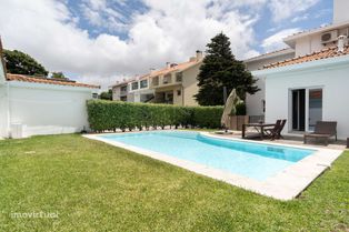 Moradia T7 triplex com piscina e jardim no Porto