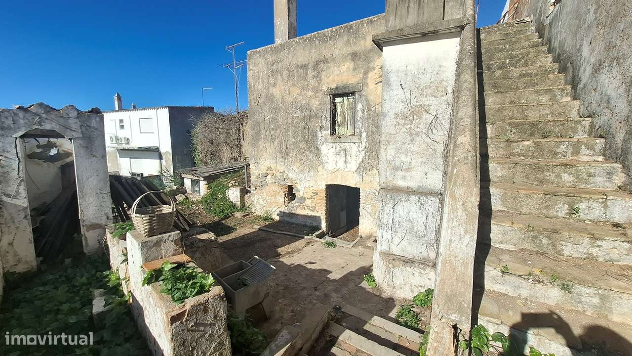 ANTIGO LAGAR DE AZEITE E HABITAÇÃO - ESTOI - CENTRO HISTÓRICO - Grande imagem: 4/32