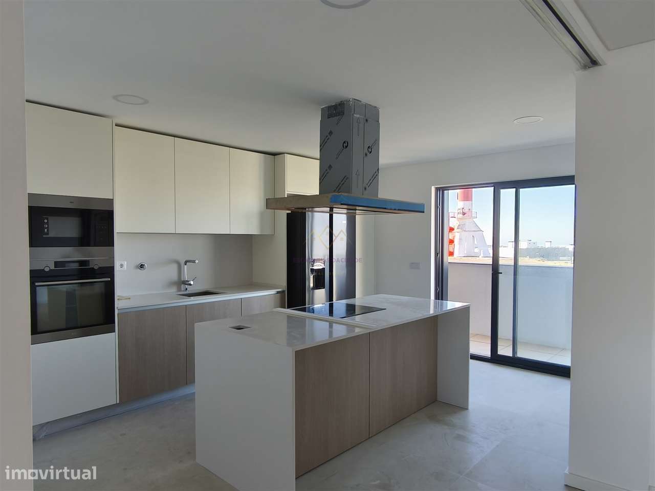 Penthouse T5 com varandas, 2 Garagens Box e Arrecadação, em Empreendim-0