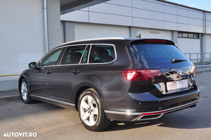 Volkswagen Passat Variant 2.0 TDI SCR 4Motion DSG Elegance - 3