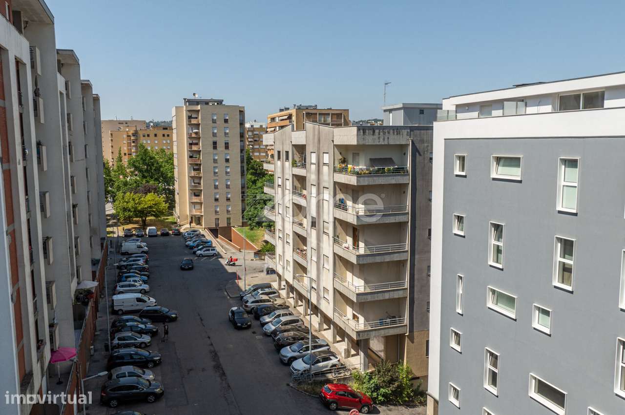 Apartamento T3 com Suíte em São Vítor, Braga-29