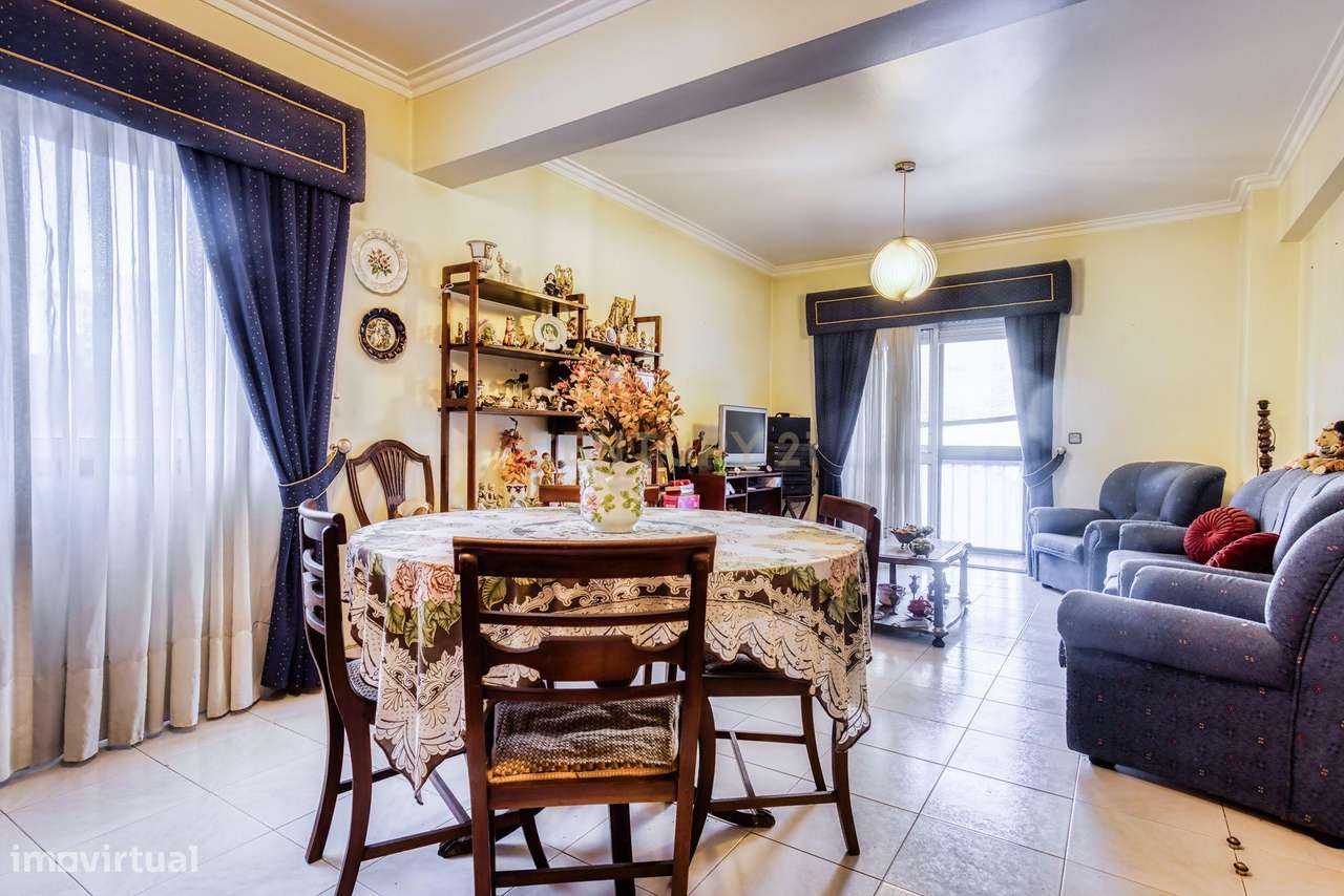 Apartamento T2 com excelentes áreas e 2 casas de banho na Rinchoa, Rio - Grande imagem: 5/24