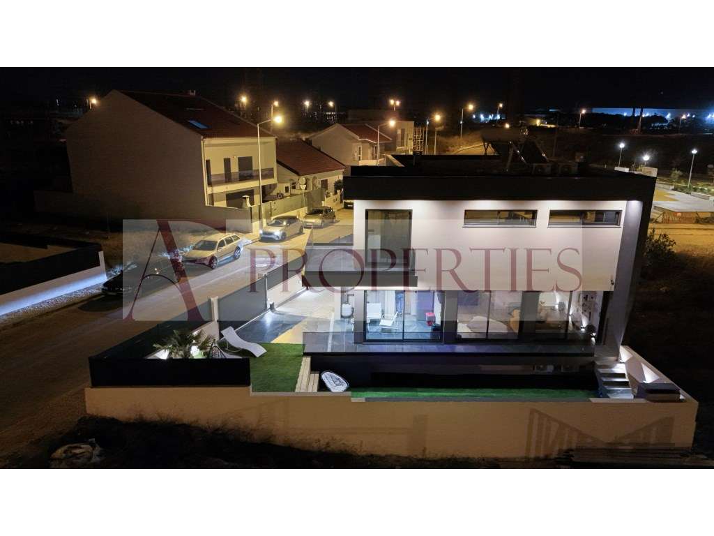 Moradia de luxo isolada com piscina aquecida, jardim e acabamentos ...-55