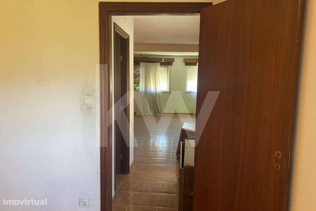 Moradia para remodelação em Resende com árvores de fruto e vistas para - Grande imagem: 4/54
