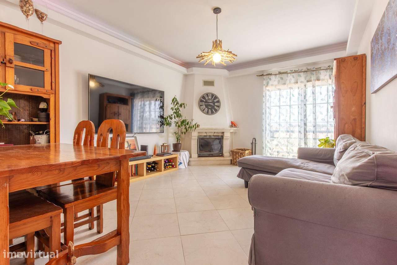 Quinta do Conde - Apartamento de 3 assoalhadas com varanda, lavandaria-3