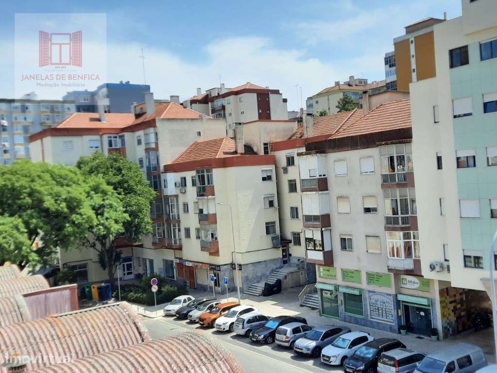 Vende-se T1- Amadora Junto a estação de Comboio e Metro da Reboleira-12