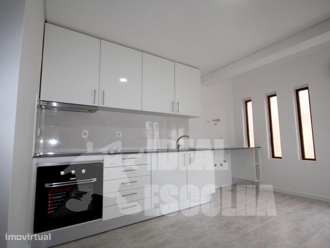 T3 AMORA 275 000€
TOTALMENTE RENOVADO.-1