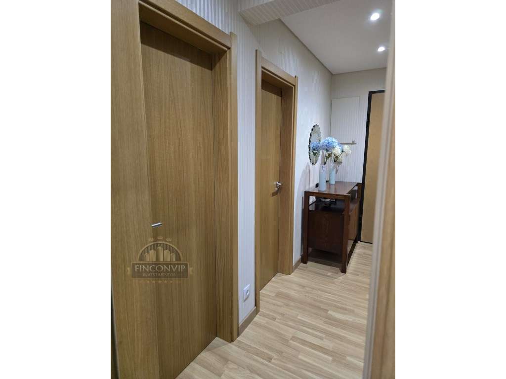 Apartamento T2 em Cascais
* Zona Fontainhas-28