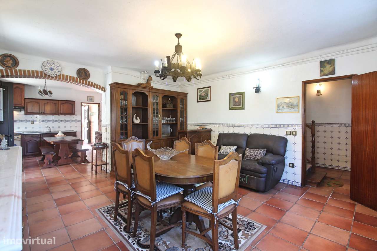 Moradia isolada em Gaeiras, com 4 quartos, jardim e garagem fechada. - Grande imagem: 4/26