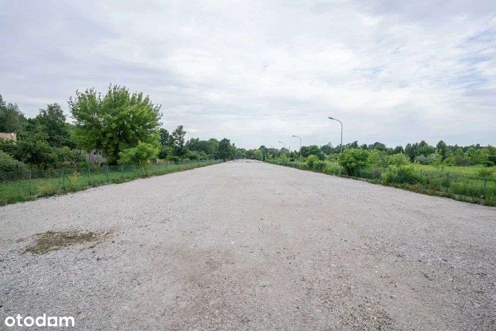 Plac 7900 cały utwardzony, ogrodzony i oświetlony - Pełny obrazek: 4/4