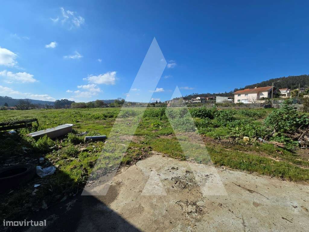Terreno em Romariz-1