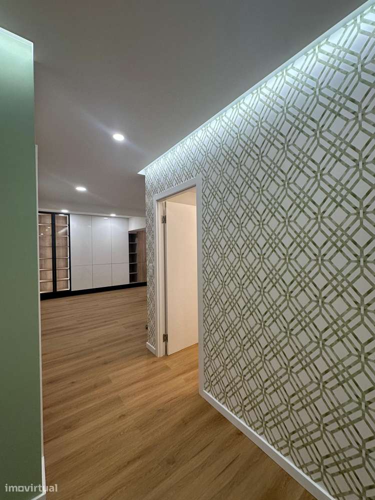 Apartamento T2 totalmente renovado, vista mar-11