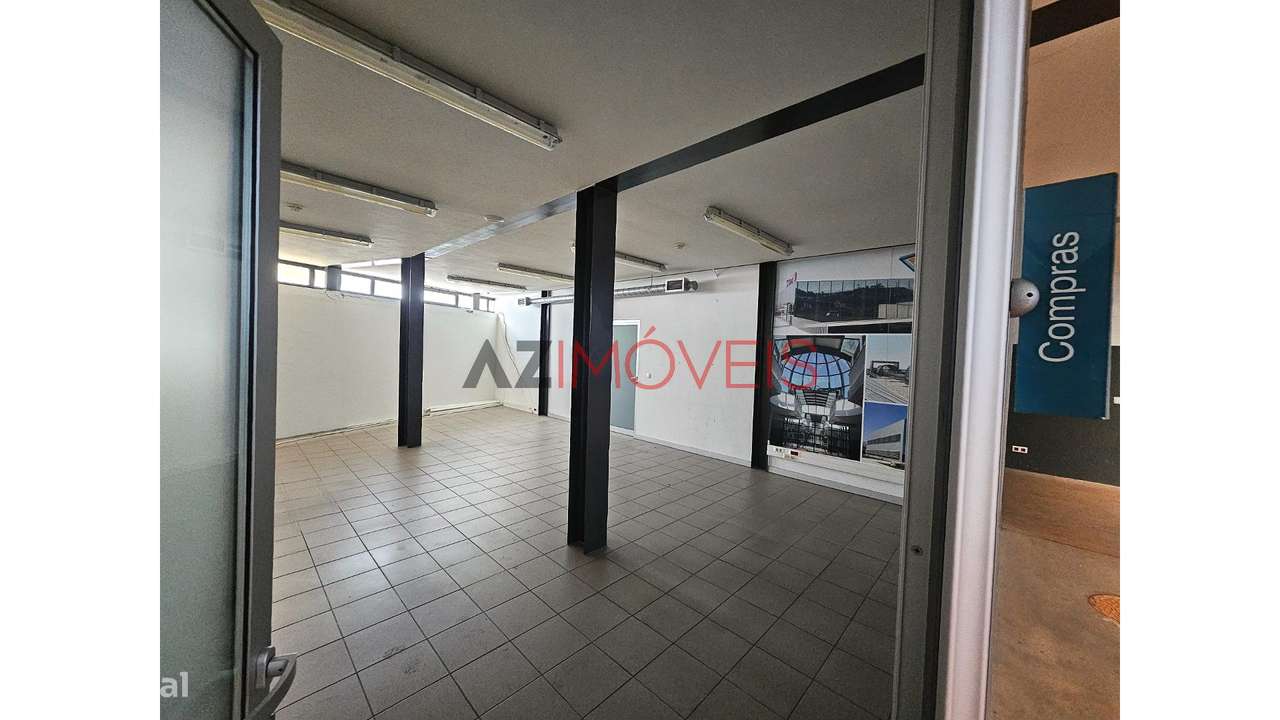 VENDE-SE ARMAZÉM EM AUTOGUIA, OURÉM-17