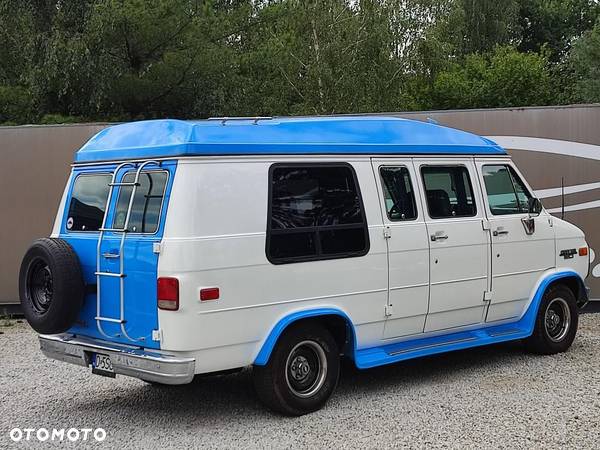 Chevrolet Chevy Van - 8