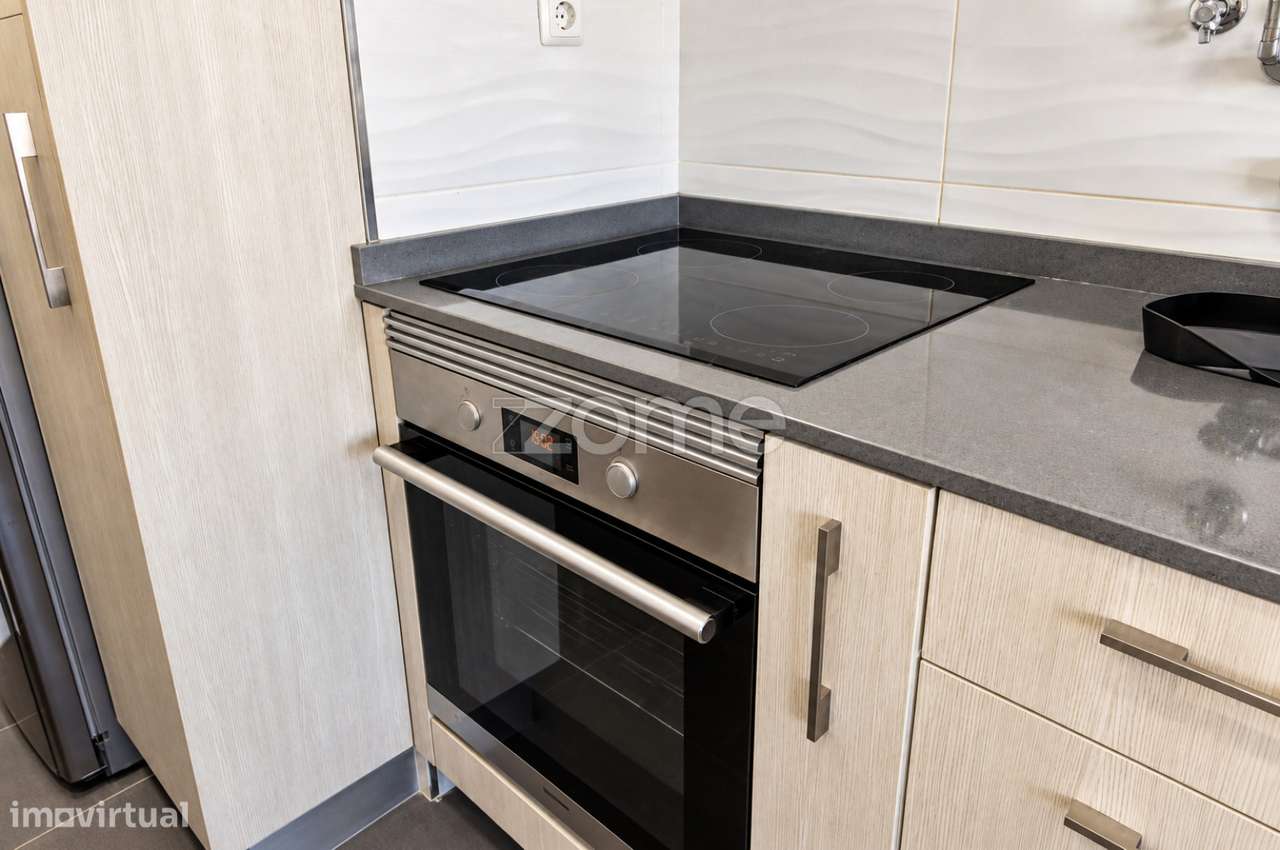 Apartamento T2 Remodelado com Excelente Luminosidade | Marvila, Lisboa-12