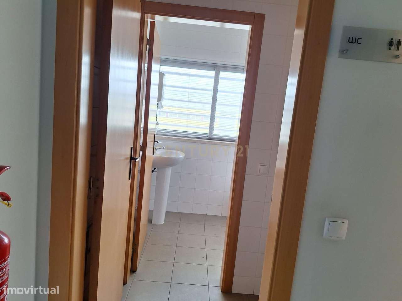 Armazém para arrendamento, com uma área de 634m2 na Batalha! - Grande imagem: 5/13