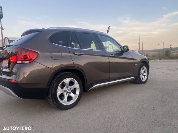 BMW X1 sDrive18d Aut. Sport Line - 4